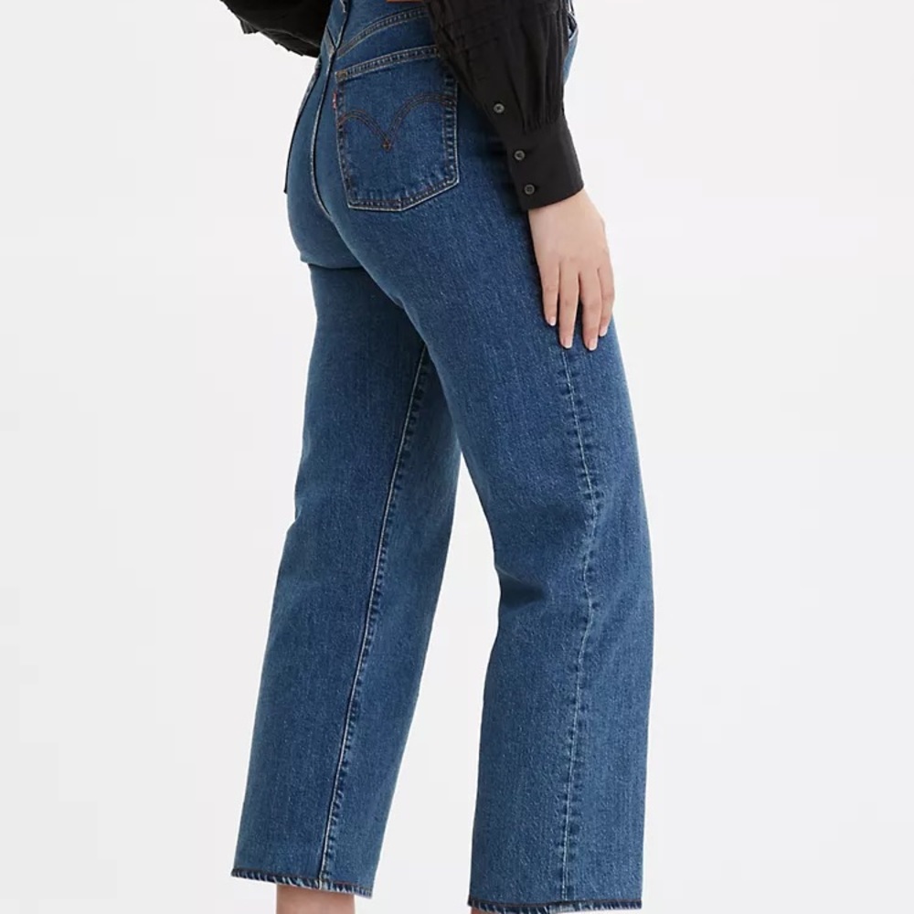 NWT Levi’s Ribcage Straight Ankle Jeans size 30 (fit closer to a 29)